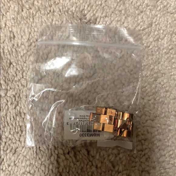 Marc Jacobs Rose Gold Watch - Picture 3 of 3